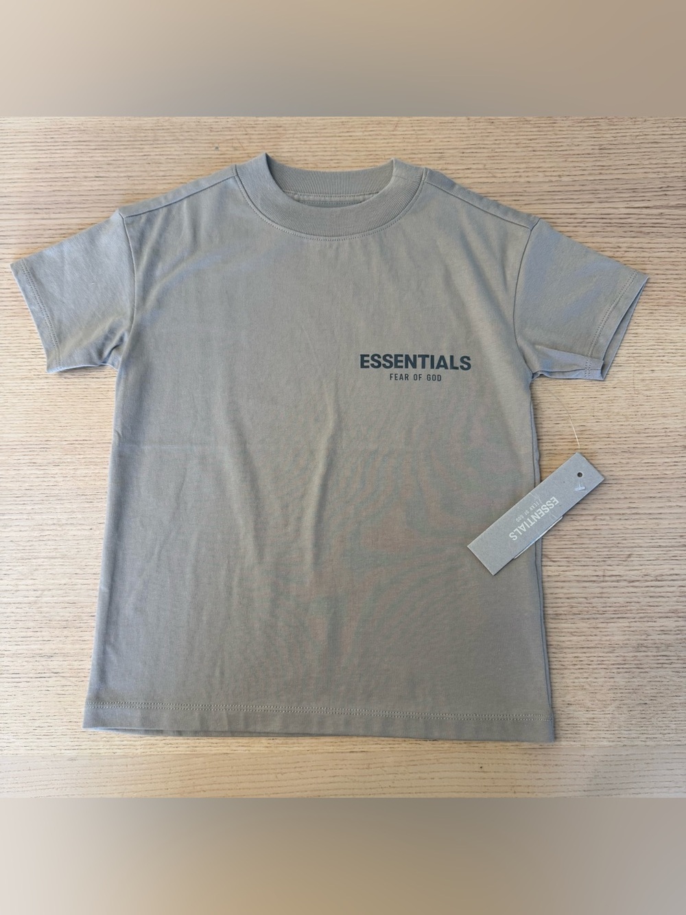 Essentials fear of God kids Tee, Tan brand new size 6/7